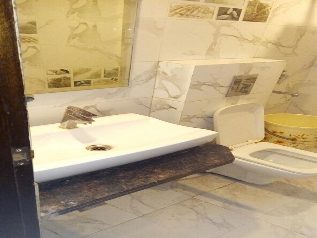 Hotel Parth Palace New Delhi Exterior foto